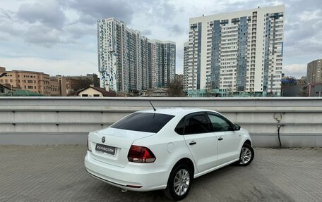Volkswagen Polo VI (EU Market), 2016 год, 840 000 рублей, 2 фотография