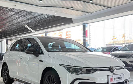 Volkswagen Golf VIII, 2023 год, 2 040 000 рублей, 3 фотография