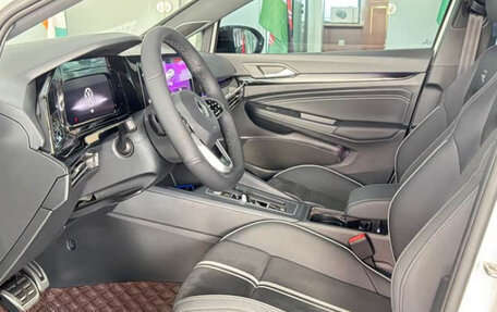 Volkswagen Golf VIII, 2023 год, 2 040 000 рублей, 7 фотография