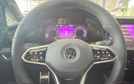 Volkswagen Golf VIII, 2023 год, 2 040 000 рублей, 13 фотография