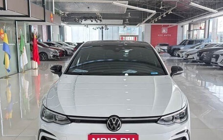 Volkswagen Golf VIII, 2023 год, 2 040 000 рублей, 2 фотография