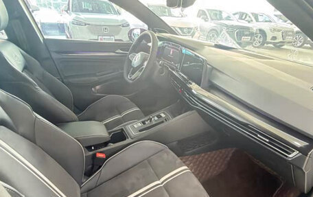 Volkswagen Golf VIII, 2023 год, 2 040 000 рублей, 16 фотография