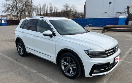 Volkswagen Tiguan II, 2018 год, 2 700 000 рублей, 1 фотография