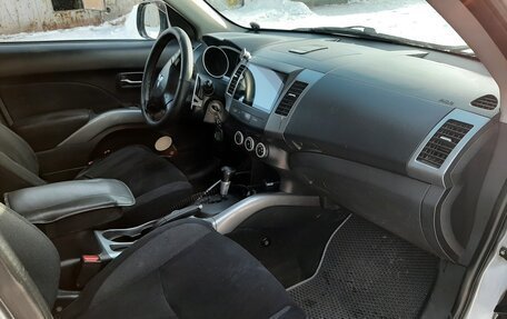 Mitsubishi Outlander III рестайлинг 3, 2007 год, 1 150 000 рублей, 13 фотография