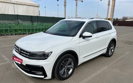 Volkswagen Tiguan II, 2018 год, 2 700 000 рублей, 2 фотография