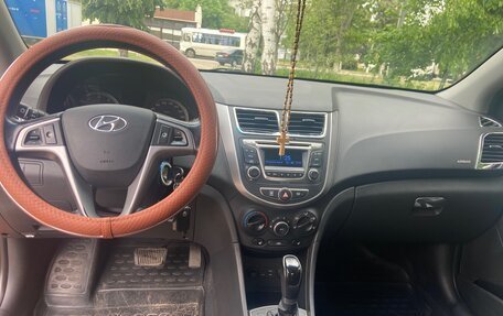 Hyundai Solaris II рестайлинг, 2015 год, 1 100 000 рублей, 8 фотография