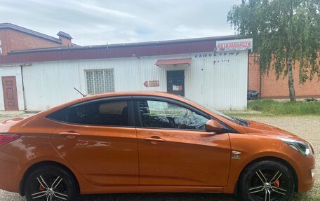 Hyundai Solaris II рестайлинг, 2015 год, 1 100 000 рублей, 2 фотография