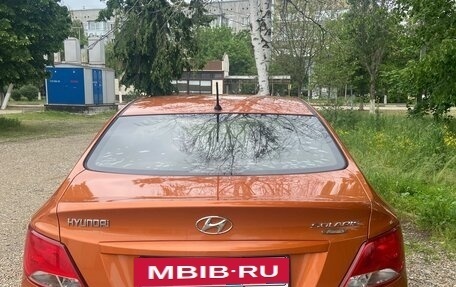 Hyundai Solaris II рестайлинг, 2015 год, 1 100 000 рублей, 5 фотография