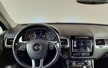 Volkswagen Touareg III, 2011 год, 1 690 000 рублей, 9 фотография