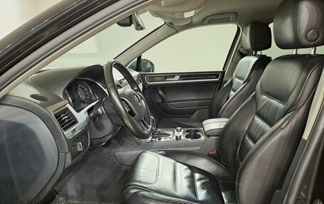 Volkswagen Touareg III, 2011 год, 1 690 000 рублей, 14 фотография