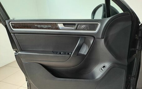 Volkswagen Touareg III, 2011 год, 1 690 000 рублей, 16 фотография