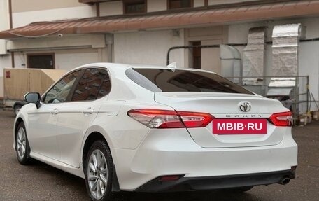 Toyota Camry, 2021 год, 3 300 000 рублей, 5 фотография