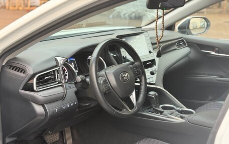 Toyota Camry, 2021 год, 3 300 000 рублей, 15 фотография