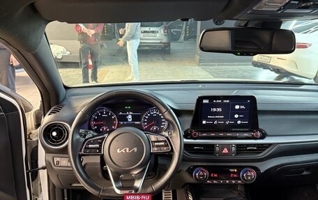 KIA Cerato IV, 2022 год, 2 360 000 рублей, 9 фотография