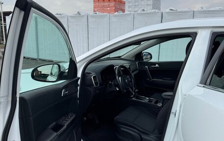 KIA Sportage IV рестайлинг, 2020 год, 2 000 000 рублей, 4 фотография