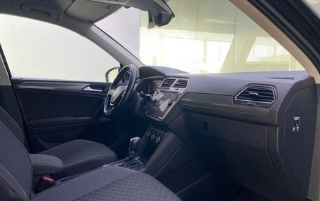 Volkswagen Tiguan II, 2019 год, 1 950 000 рублей, 2 фотография