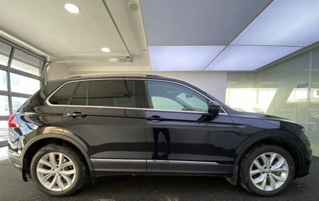 Volkswagen Tiguan II, 2019 год, 1 950 000 рублей, 3 фотография