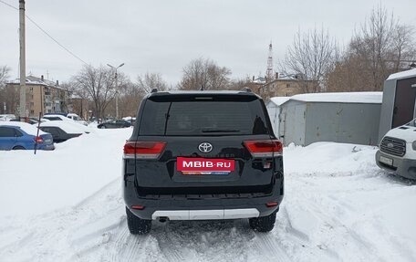 Toyota Land Cruiser, 2022 год, 11 900 000 рублей, 5 фотография