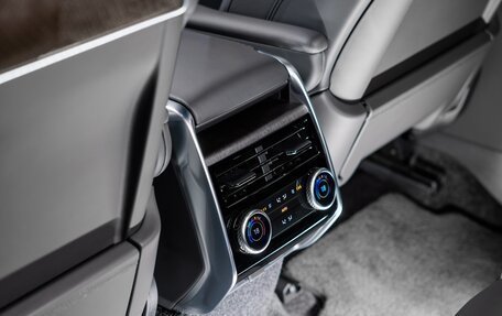 Land Rover Range Rover IV рестайлинг, 2025 год, 26 000 000 рублей, 22 фотография