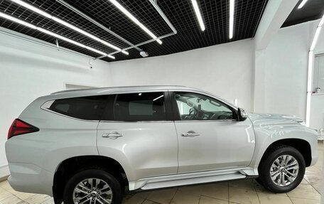 Mitsubishi Pajero Sport III рестайлинг, 2021 год, 3 998 000 рублей, 6 фотография