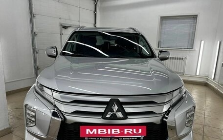 Mitsubishi Pajero Sport III рестайлинг, 2021 год, 3 998 000 рублей, 8 фотография