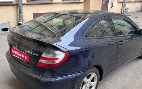 Mercedes-Benz C-Класс, 2005 год, 600 000 рублей, 4 фотография