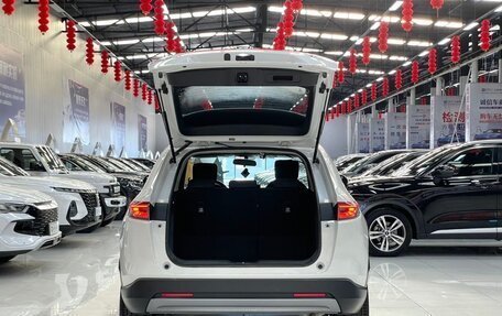 Honda Vezel, 2023 год, 1 803 500 рублей, 3 фотография