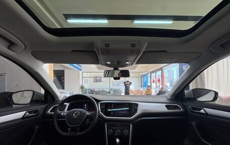 Volkswagen T-Roc I, 2021 год, 1 698 500 рублей, 5 фотография