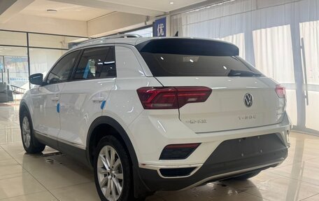 Volkswagen T-Roc I, 2021 год, 1 698 500 рублей, 2 фотография