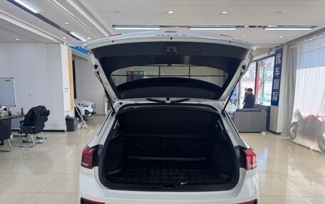 Volkswagen T-Roc I, 2021 год, 1 698 500 рублей, 3 фотография