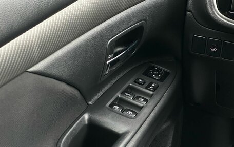 Mitsubishi Outlander III рестайлинг 3, 2016 год, 1 749 000 рублей, 14 фотография