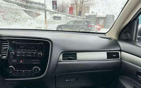 Mitsubishi Outlander III рестайлинг 3, 2016 год, 1 749 000 рублей, 17 фотография