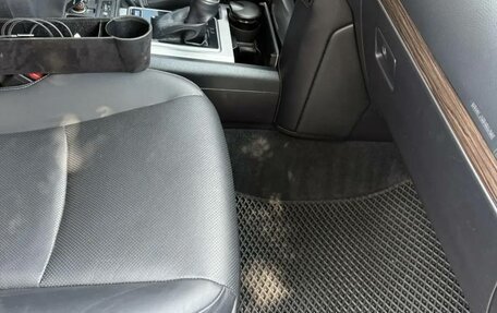 Toyota Land Cruiser Prado 150 рестайлинг 2, 2018 год, 4 950 000 рублей, 13 фотография