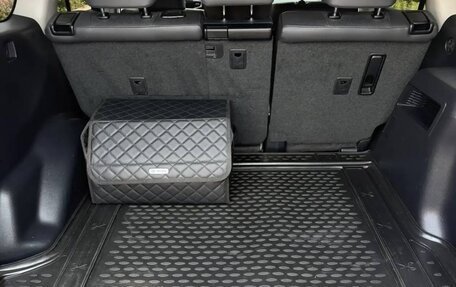 Toyota Land Cruiser Prado 150 рестайлинг 2, 2018 год, 4 950 000 рублей, 16 фотография