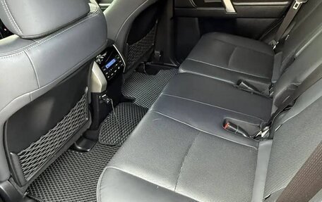 Toyota Land Cruiser Prado 150 рестайлинг 2, 2018 год, 4 950 000 рублей, 18 фотография