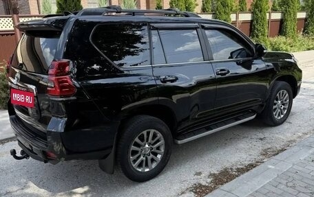 Toyota Land Cruiser Prado 150 рестайлинг 2, 2018 год, 4 950 000 рублей, 5 фотография