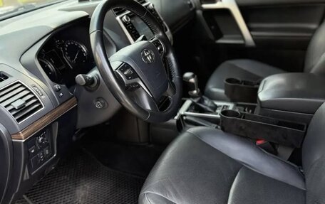 Toyota Land Cruiser Prado 150 рестайлинг 2, 2018 год, 4 950 000 рублей, 11 фотография