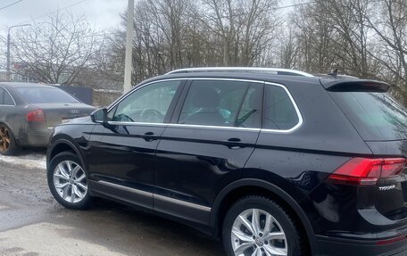 Volkswagen Tiguan II, 2020 год, 2 700 000 рублей, 10 фотография