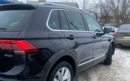 Volkswagen Tiguan II, 2020 год, 2 700 000 рублей, 5 фотография