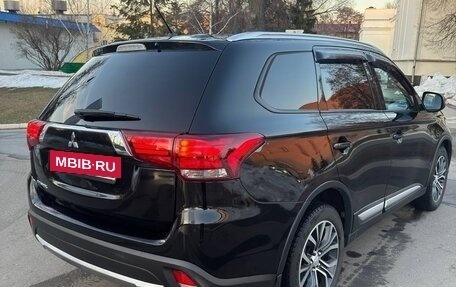 Mitsubishi Outlander III рестайлинг 3, 2016 год, 1 850 000 рублей, 5 фотография
