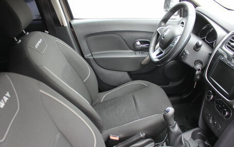 Renault Logan II, 2019 год, 1 047 000 рублей, 15 фотография