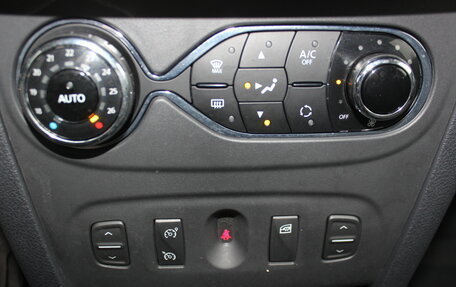 Renault Logan II, 2019 год, 1 047 000 рублей, 24 фотография