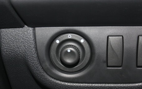 Renault Logan II, 2019 год, 1 047 000 рублей, 19 фотография