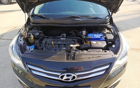 Hyundai Solaris II рестайлинг, 2015 год, 950 000 рублей, 11 фотография