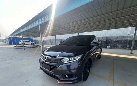 Honda Vezel, 2021 год, 1 239 000 рублей, 2 фотография