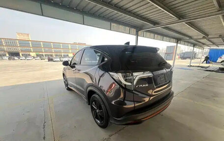 Honda Vezel, 2021 год, 1 239 000 рублей, 3 фотография