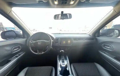 Honda Vezel, 2021 год, 1 239 000 рублей, 10 фотография