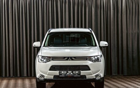 Mitsubishi Outlander III рестайлинг 3, 2014 год, 1 195 000 рублей, 2 фотография
