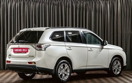 Mitsubishi Outlander III рестайлинг 3, 2014 год, 1 195 000 рублей, 6 фотография