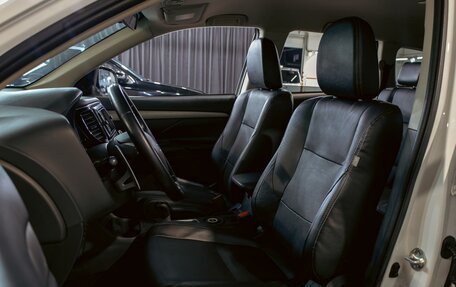 Mitsubishi Outlander III рестайлинг 3, 2014 год, 1 195 000 рублей, 11 фотография